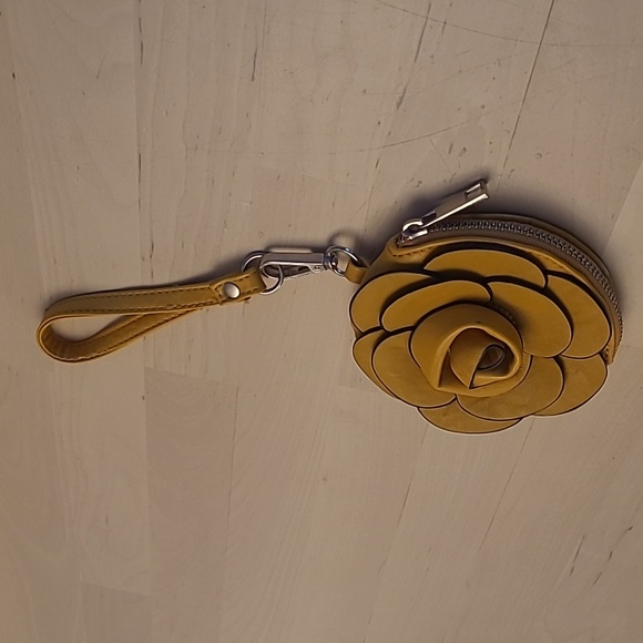 Y2K Unbranded Faux Leather Mustard Yellow Floral Wristlet - Picture 10 of 10